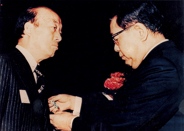 철탑산업훈장 수상 사진1